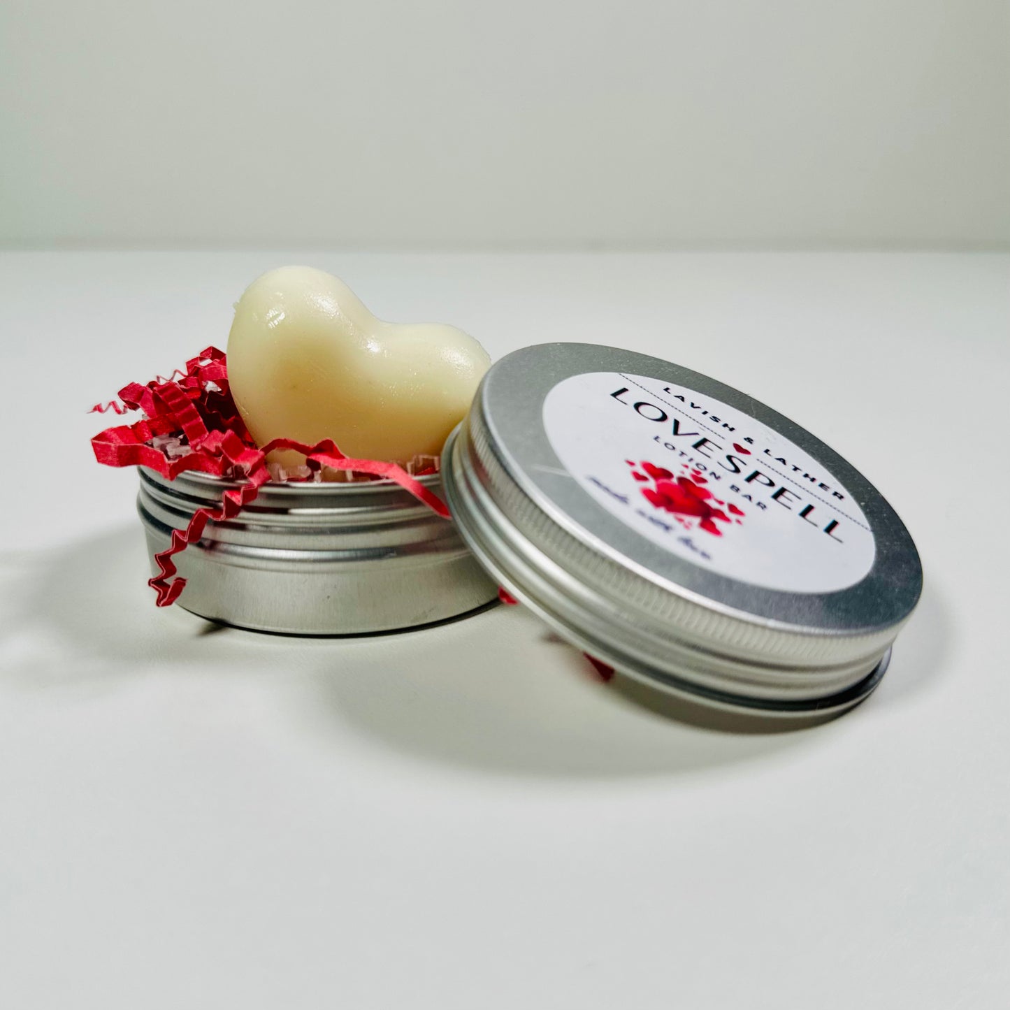 Love Unveiled, Naturally Set