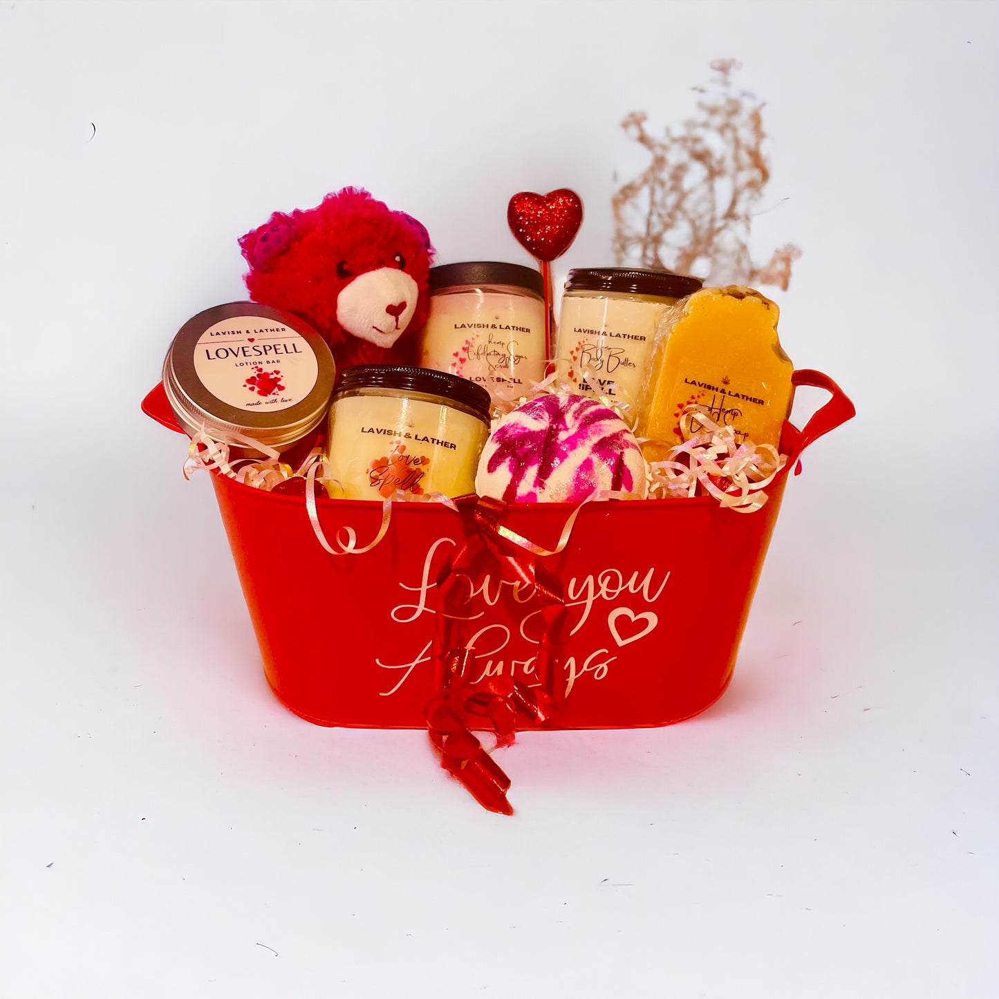 Love Unveiled, Naturally Set